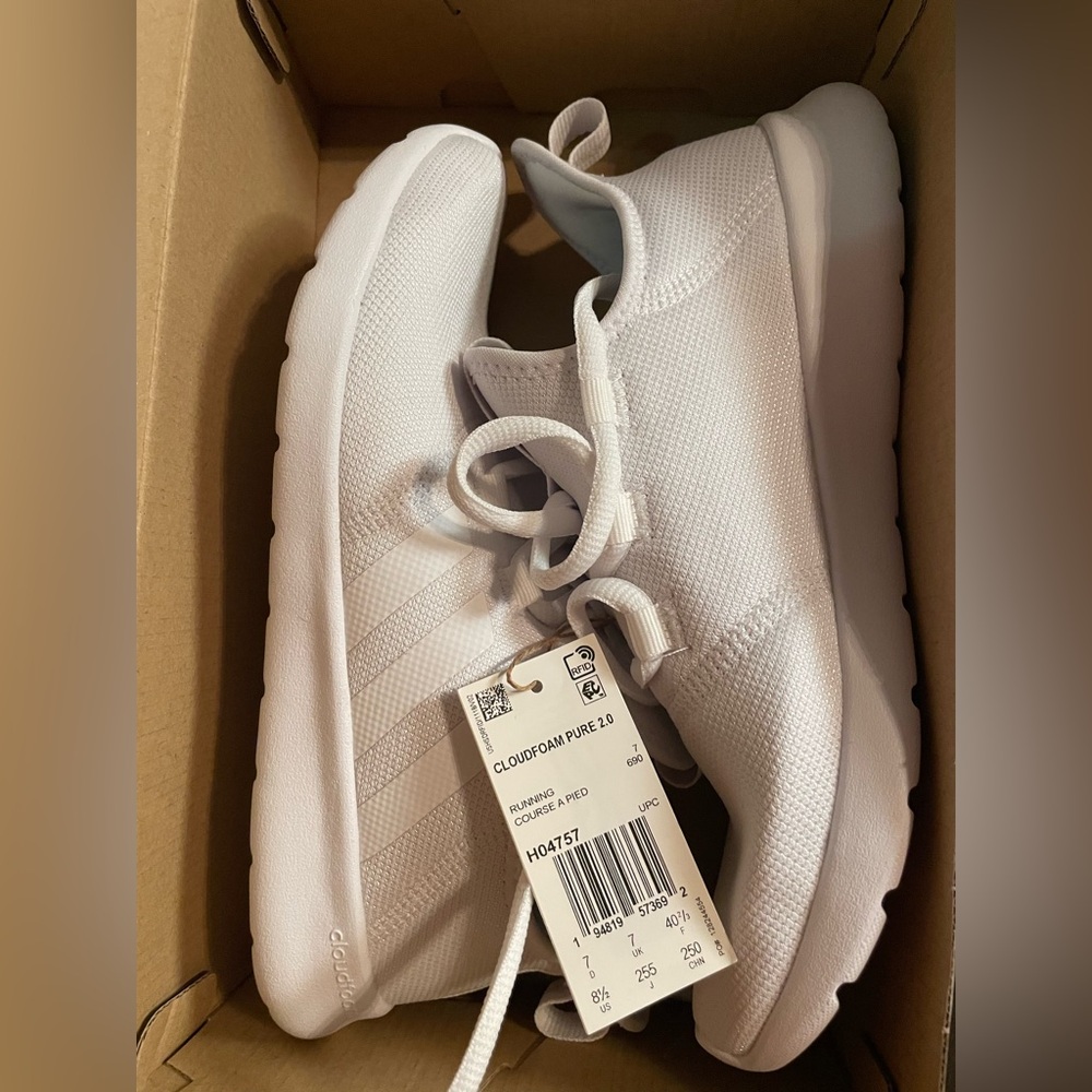 Adidas Cloudfoam Pure2.0 US Women’s 8.5
New in box/ never worn